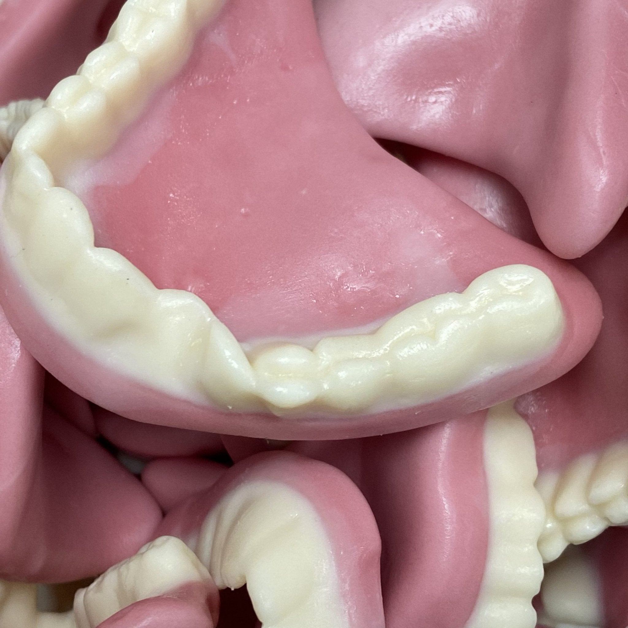 Large teeth - Dream Candy
